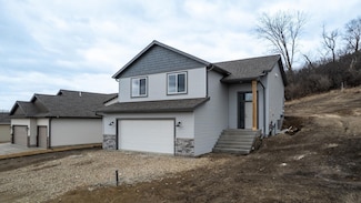 2317 Hadley Hills Dr NE, Rochester, MN 55906
