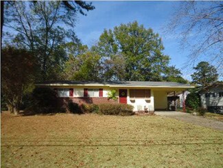 915 Lee Ave, Crystal Springs, MS 39059