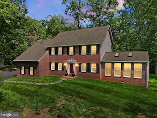 6040 Token Forest Dr, Manassas, VA 20112