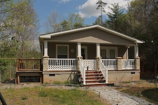 99 Egret Ln, Sylva, NC 28779