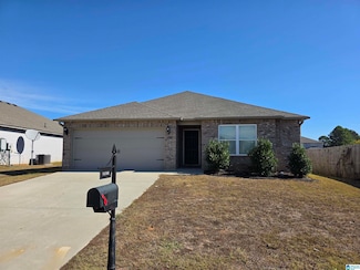 16388 Natchez Dr, Moundville, AL 35474