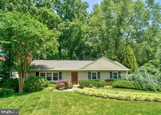 7505 Shadywood Rd, Bethesda, MD 20817