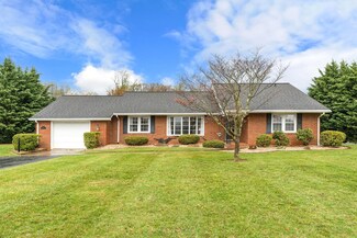 98 W High St, Stuarts Draft, VA 24477