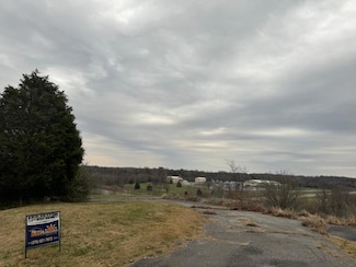 126 W Highland Park, Earlington, KY 42410
