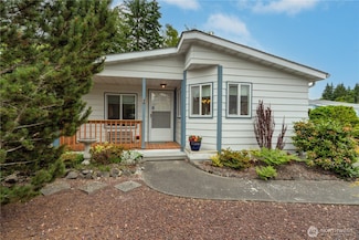 111 NE Saturn Ln, Bremerton, WA 98311