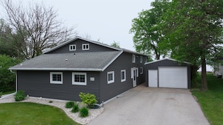 2610 Longtail Beach Ln, Suamico, WI 54173