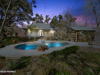 1112 Bayou Tortue Rd, Broussard, LA 70518