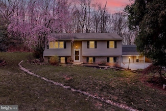 639 Maple St, East Earl, PA 17519