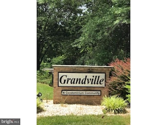 201 Silver Ct, Hamilton Square, NJ 08690