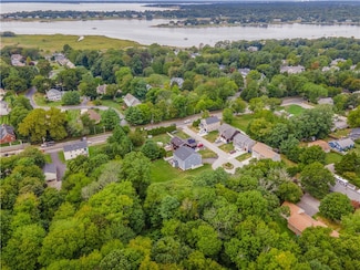 5 Village Rd, Warren, RI 02885