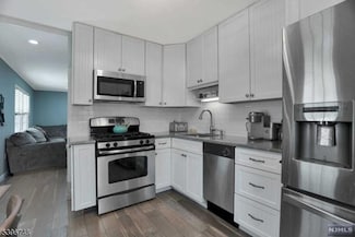 16 Brookside Ave, Pompton Plains, NJ 07444