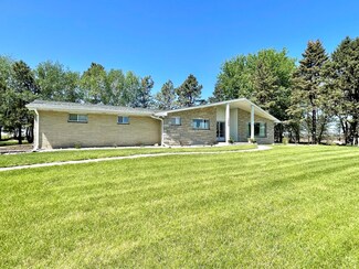 1350 S Crailsheim Rd, Worthington, MN 56187
