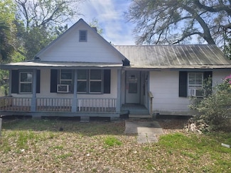 908 Gum St, Fernandina Beach, FL 32034
