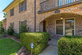 9428 Francine Dr, New Orleans, LA 70123