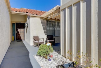 17469 Plaza Abierto Unit 18, San Diego, CA 92128
