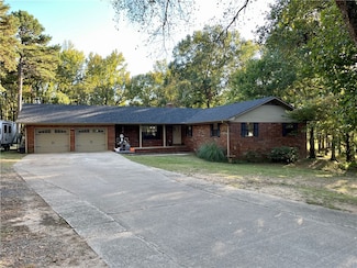 122 Royal Oaks Ln, Russellville, AR 72802
