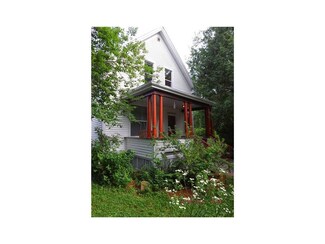 1705 B Ave NE, Cedar Rapids, IA 52402