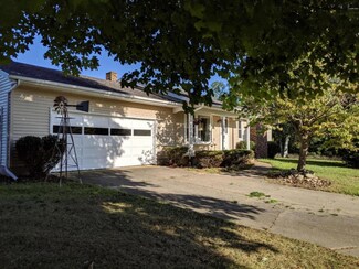 9997 11 Mile Rd, Ceresco, MI 49033