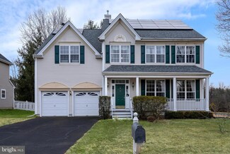 2 Navesink Dr, Pennington, NJ 08534
