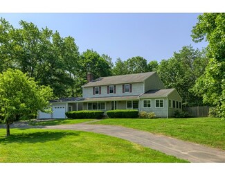 48 Central St, Byfield, MA 01922