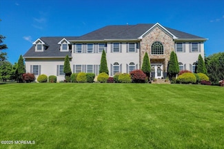 13 Randall Dr, Manalapan, NJ 07726