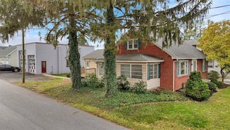 248 E Main St, Leola, PA 17540