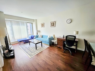 175 Blossom St Unit 2, Boston, MA 02114