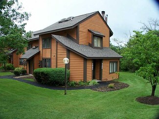 1124 Veech Ln, Hidden Valley, PA 15502