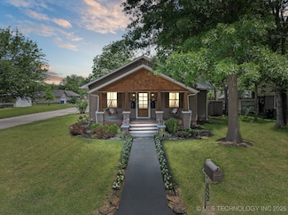 302 E College St, Broken Arrow, OK 74012