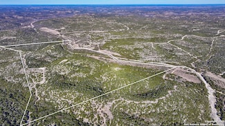 2733 Private Road 4560, Rocksprings, TX 78880
