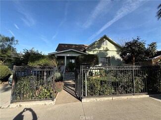 925 W Pine St, Santa Ana, CA 92703