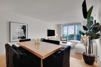 2301 Collins Ave Unit 1008, Miami Beach, FL 33139