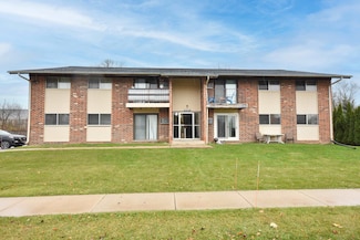 W208N16586 S Center St, Jackson, WI 53037