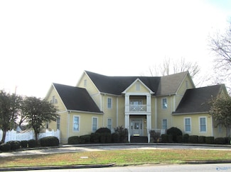 1611 Church St SE, Decatur, AL 35601