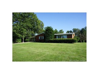 9171 Arthur Coffman Rd, Greenville, IN 47124