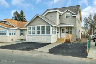 22 Maplewood Ave, Colonie, NY 12205