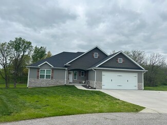 17380 Emily Ct, Boonville, MO 65233