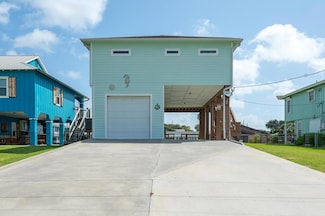 138 Palm Dr, Rock Port, TX 78382