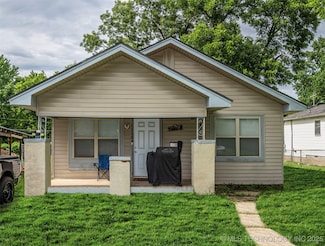 1128 E Beverly St, Ada, OK 74820
