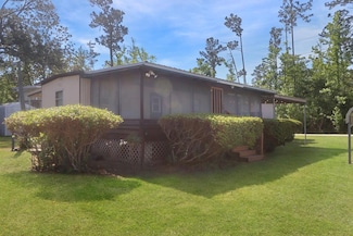 110 Clark St, Wewahitchka, FL 32465