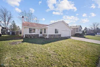 30W161 Foxboro Ct, Warrenville, IL 60555