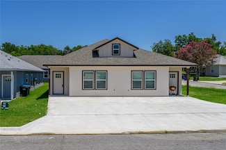 900-902 N Barrett Ave, Denison, TX 75020