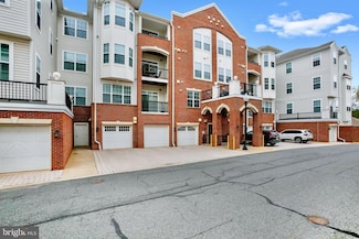 9204 Charleston Dr Unit 201, Manassas, VA 20110