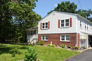 613 Poplar St, Lakehurst, NJ 08733