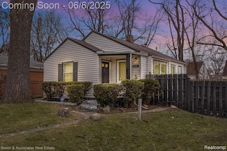 7512 Hazelton St, Dearborn Heights, MI 48127