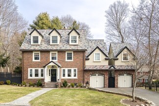 5 Clifton Rd, Wellesley Hills, MA 02481