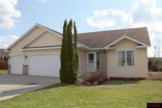 105 Lynx Ct, Mankato, MN 56001