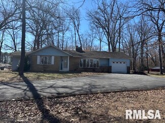 309 Wildwood Dr, Carterville, IL 62918