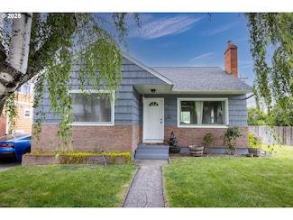 1633 E 13th Place, the Dalles, OR 97058