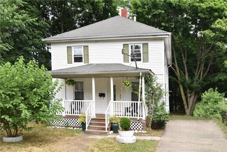 292 Roger Williams Ave, Rumford, RI 02916